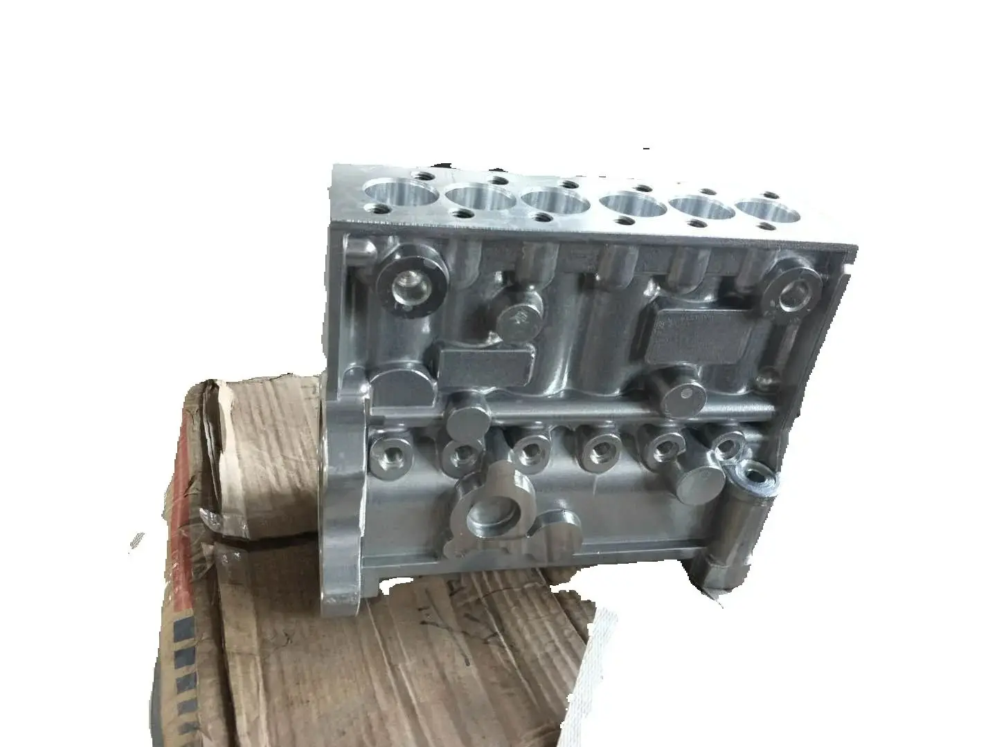 A. 6 CYLINDER P7100 PUMP HOUSING CASE ( PUMP HOUSE ON RIGHT SIDE )