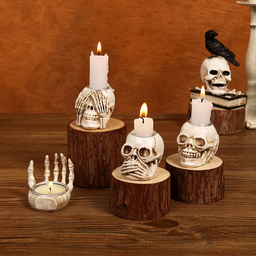 Resin Halloween Skull Candlestick with Built-in Metal Tray High Temperature Resistance Skeleton Palm Candlestick Drop-proof