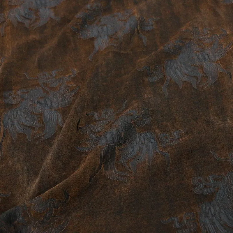 Il tessuto crespo Kouller in seta jacquard con motivo alla carpa del patrimonio culturale intangibile e pesante è un designer per l'abbigliamento