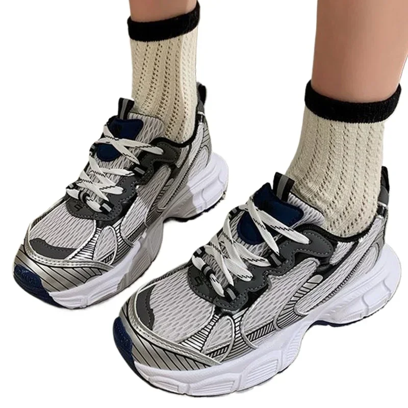 2024 new girls' casual Joker mesh sneakers are comfortable and breathable, with round head and raised running shoes