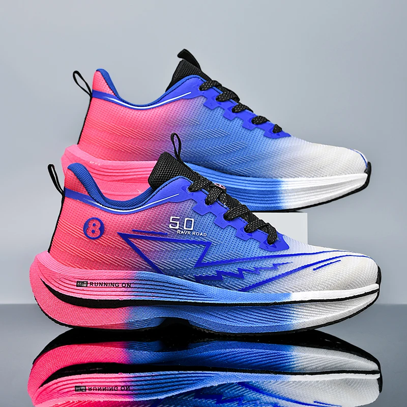 

Легкие кроссовки для влюбленных, четырехсезонные новые удобные дышащие мягкие подошвы, уличная мужская повседневная спортивная обувь, модные кроссовки унисекс