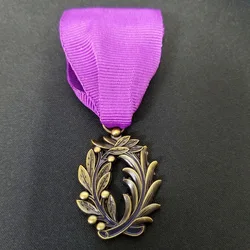 Palm Leaf Medal of Honor French Emblem Alloy Material Reproduction Crafts