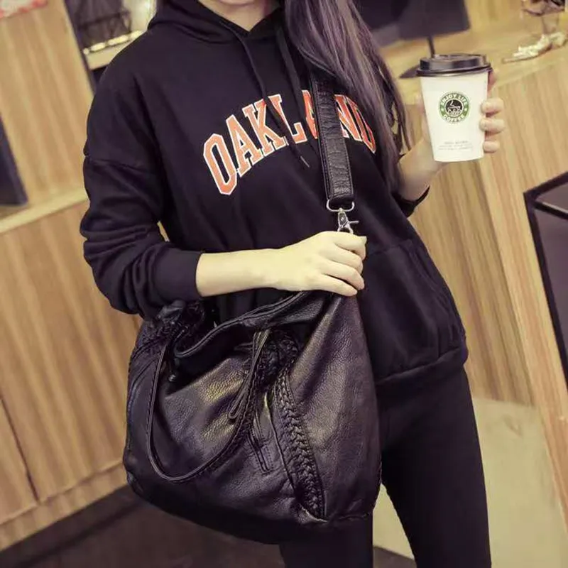 2026 Fashion soft leather large-capacity versatile handbag versatile and eye-catching shoulder bag for women