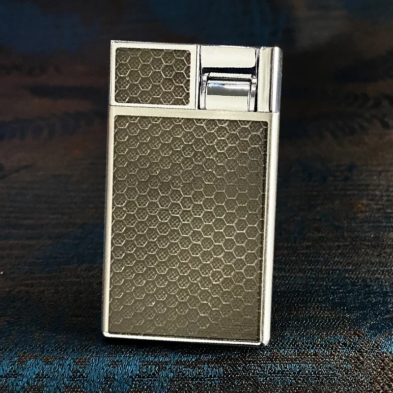 

Metal Lighter Butane Gas Windproof Lighter Cigarette Accessories Holiday Gift (Without Butane Gas)