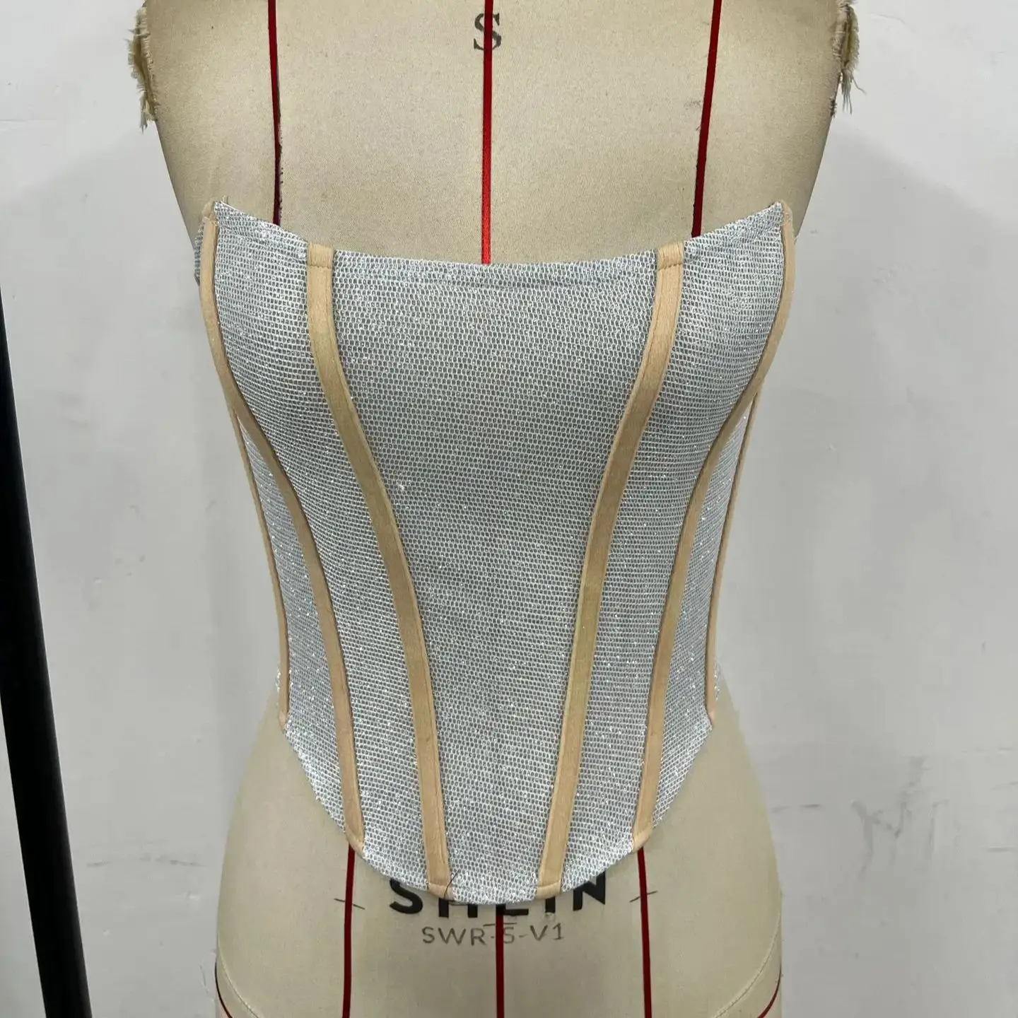 

Silver Sequins Corset Women Off Shoulder FIshbone Slim Strapless Crop Top Sexy Female Party Club Bustier Y2K Tank Top Vest Camis