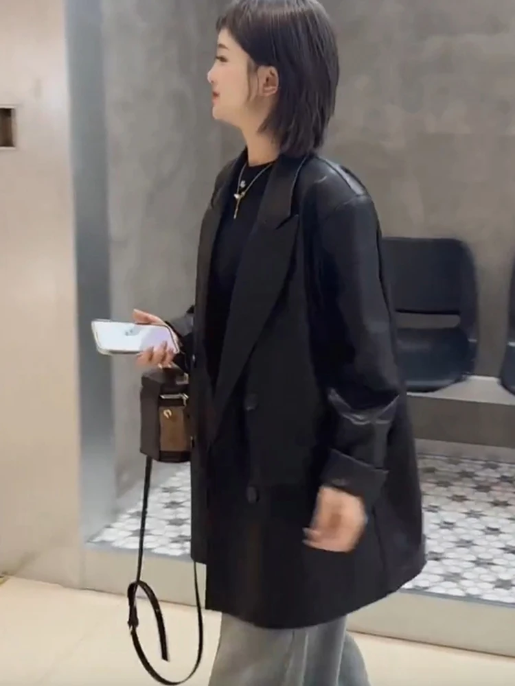 ファッショナブルな長袖2ボタンレディースレザージャケット2025年春ユニークデザイン通勤スタイルルーズフィットアウターウェア