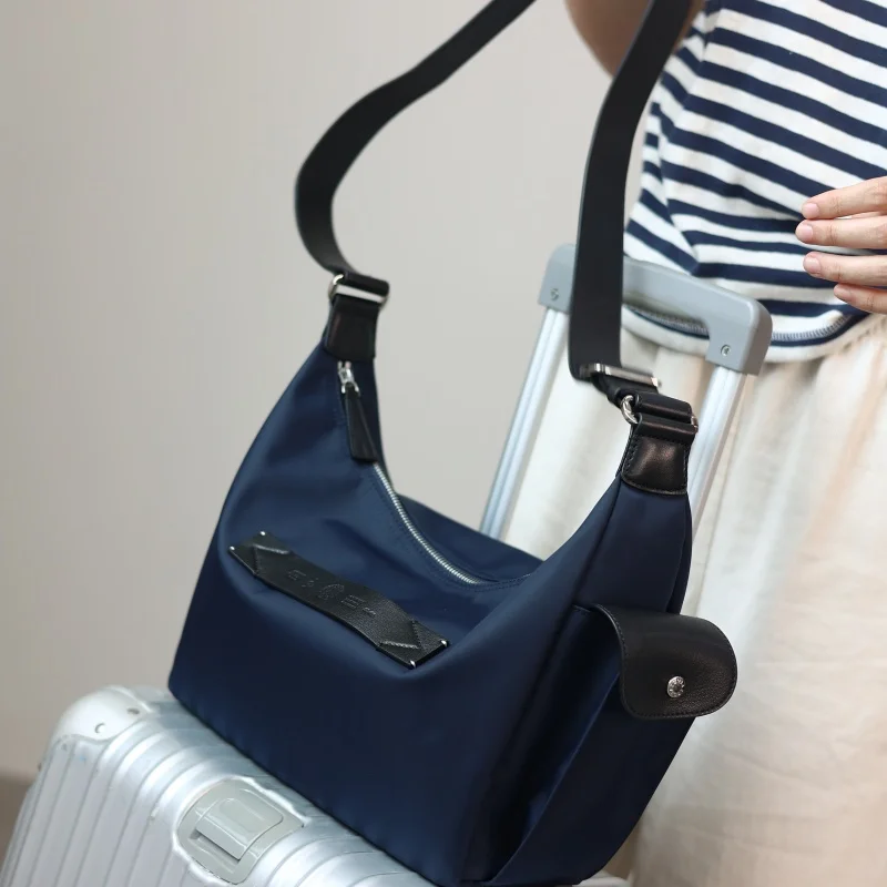 

Large Capacity Nylon Hobo Crossbody Bags Soft Light Weight Shoulder Bag Adjustable Shoulder Strap Suitable For Short Travling