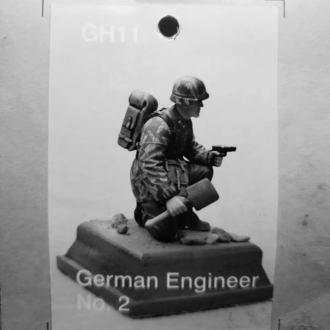 

1/35 Resin Model Figure GK，German soldier , Unassembled and unpainted kit