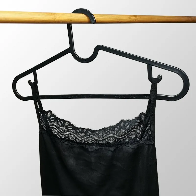 4pcs Simple Black White Dry Clothes Hanging Rack Adult Clothing Hanger Plastic Hanger Household Wardrobe Clothes Dress Organizer