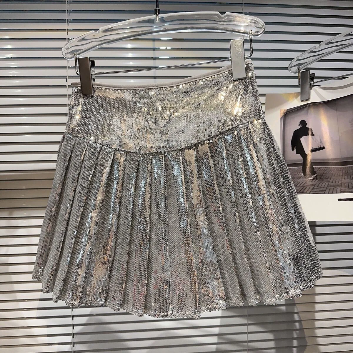 

Pleated Skirt Girls Shiny Spring Autumn New Fashion Sequin Elasticity Pleats 2025 Childrens Clothing Fashion Korean