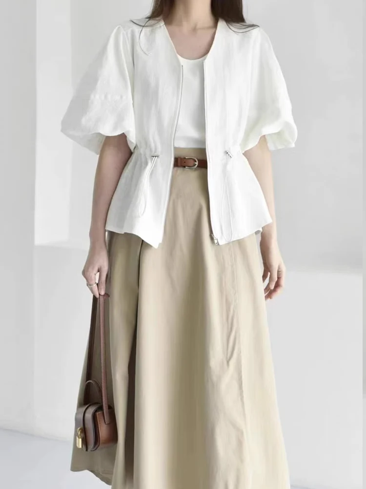 سترة قصيرة ضيقة للنساء صيفية بياقة على شكل V وأكمام منتفخة وتصميم يضيق الخصر مع سحاب، ملابس خارجية عصرية بأسلوب عملي أنيق