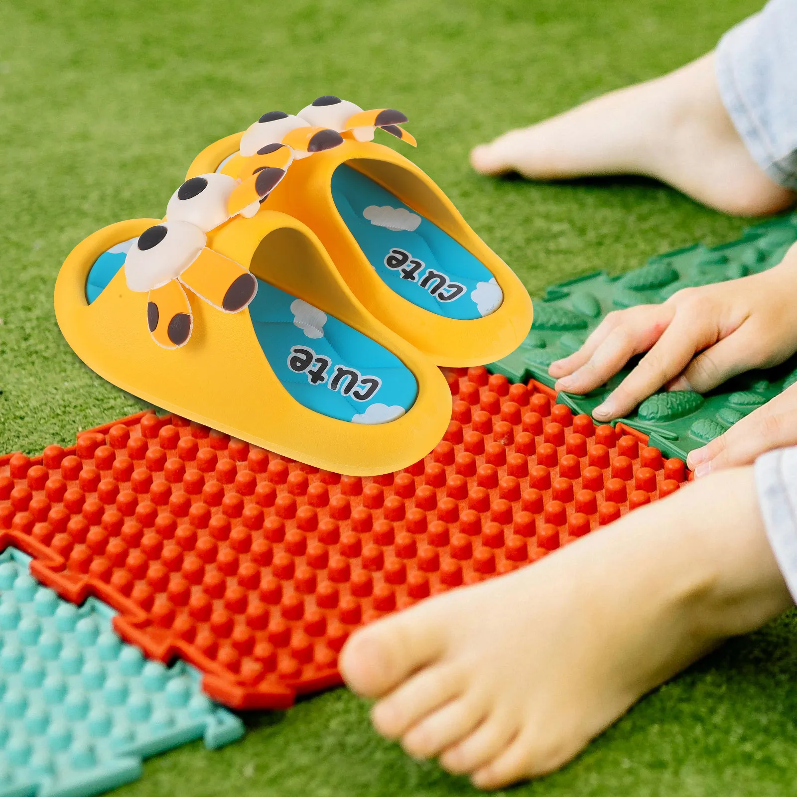 

1 пара детских нескользящих тапочек на мягкой подошве, сандалии для малышей, пляжные летние тапочки, размер 30, 31, для мальчиков и девочек