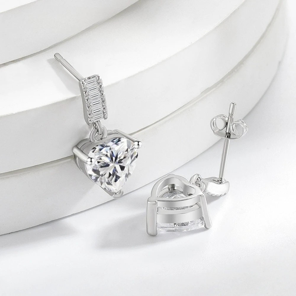 Luxurious 925 sterling silver dynamic heart-shaped earrings - versatile earrings for all occasions, available in stock