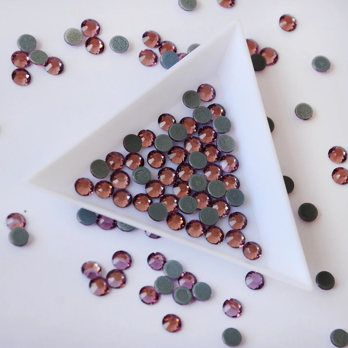 PUBRILEX Kristallglas Strasssteine zum Aufbügeln, Hotfix Strass, DIY-Zubehör, Strasssteine für Textilhandwerk, Kleidungsstücke, Kleiderdekoration – Detail 4