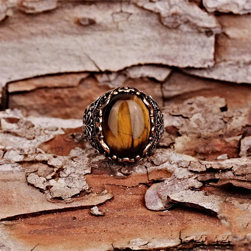 New Fashion Temperament Yellow Turquoise Men\'s Ring Domineering High-grade Copper Material To Attend The Banquet Business Ring