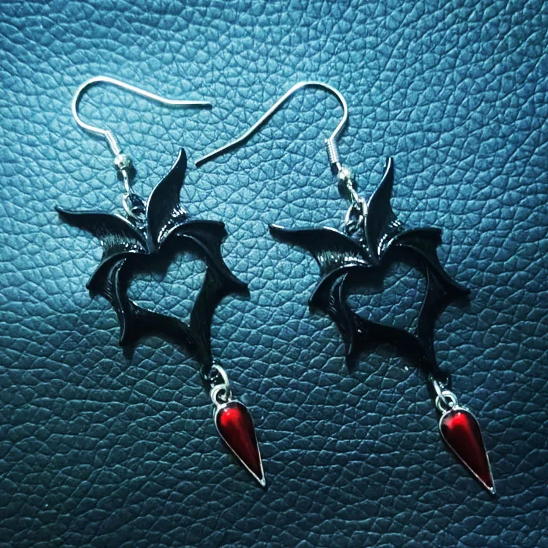Y2K Gothic Style Personalized Creative Halloween Bat Wing Blood Pendant Women's Earrings, Suitable for Daily Wear