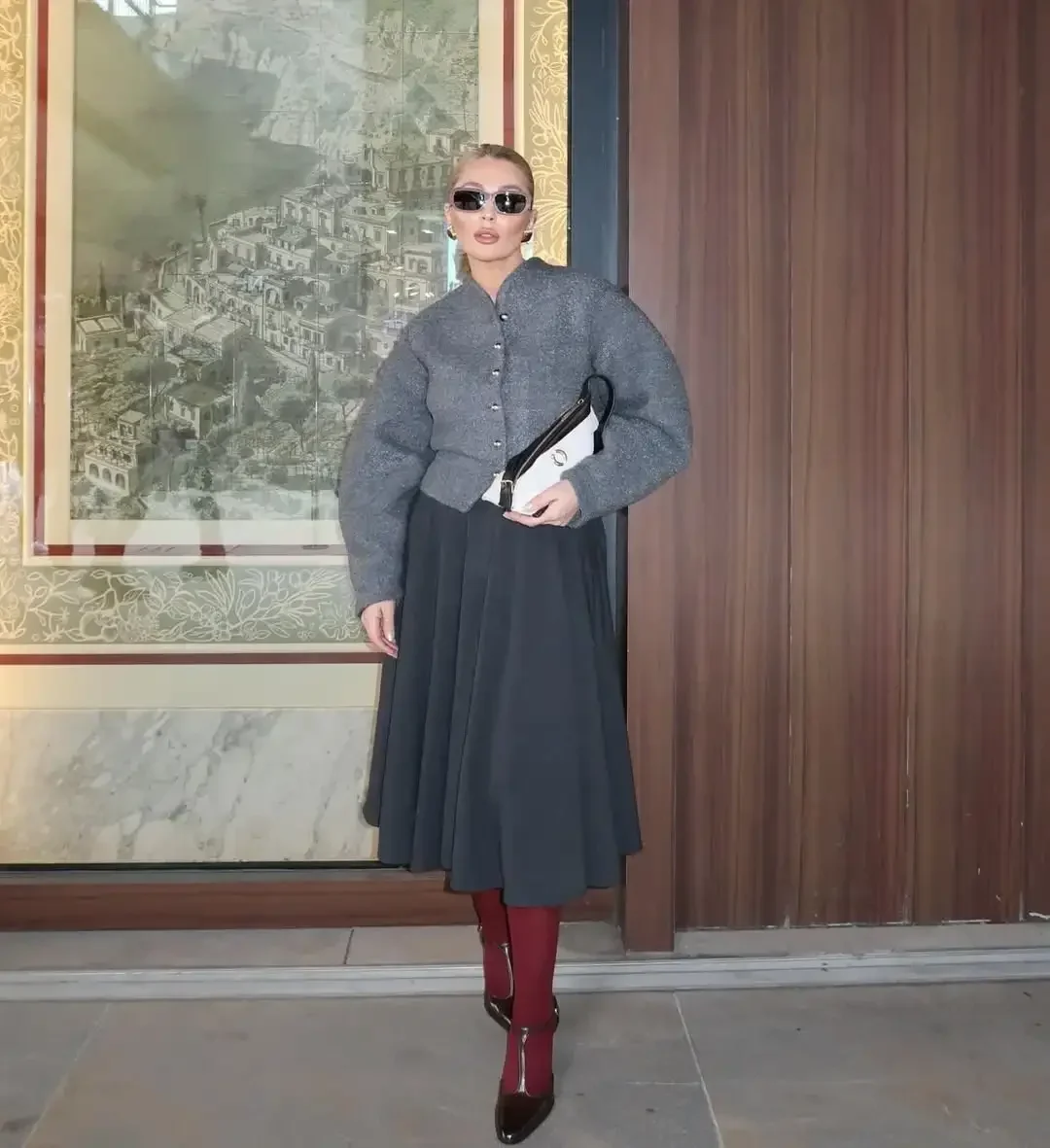 Giacca in lana tinta unita bordeaux Colletto alla coreana Chiusura con bottoni Capispalla lunghi da donna allentati 2025 Top da donna per pendolari di strada alla moda autunnale