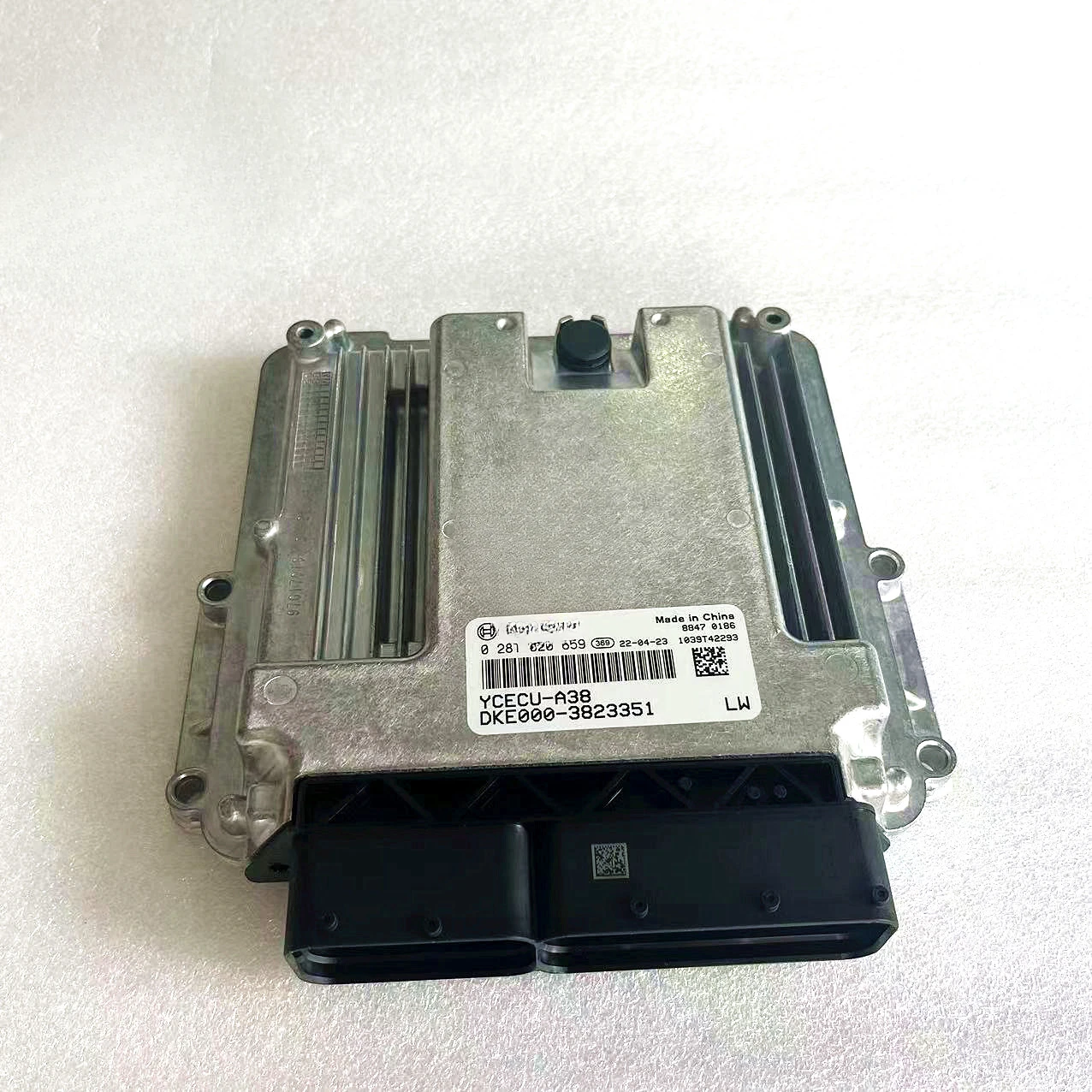 

Original Brand New Control Unit 0281020659 DKE000-3823351(sht) DKE000-3823351 Controller for Engine Excavator Part