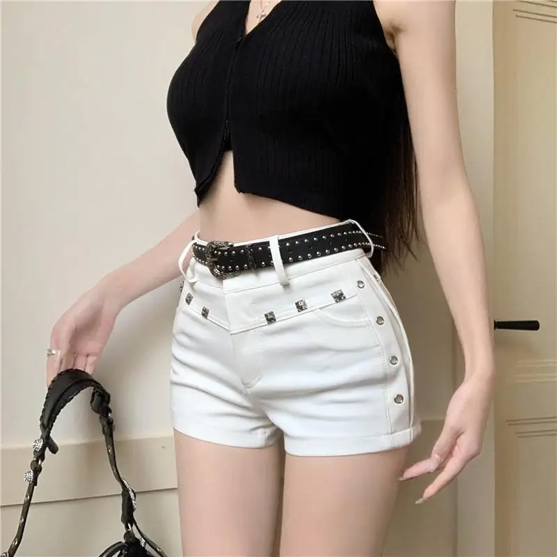 Nieten-Jeansshorts für Damen im Sommer, hohe Taille, gerade Y2k-Slim-Fit, lässige Hotpants