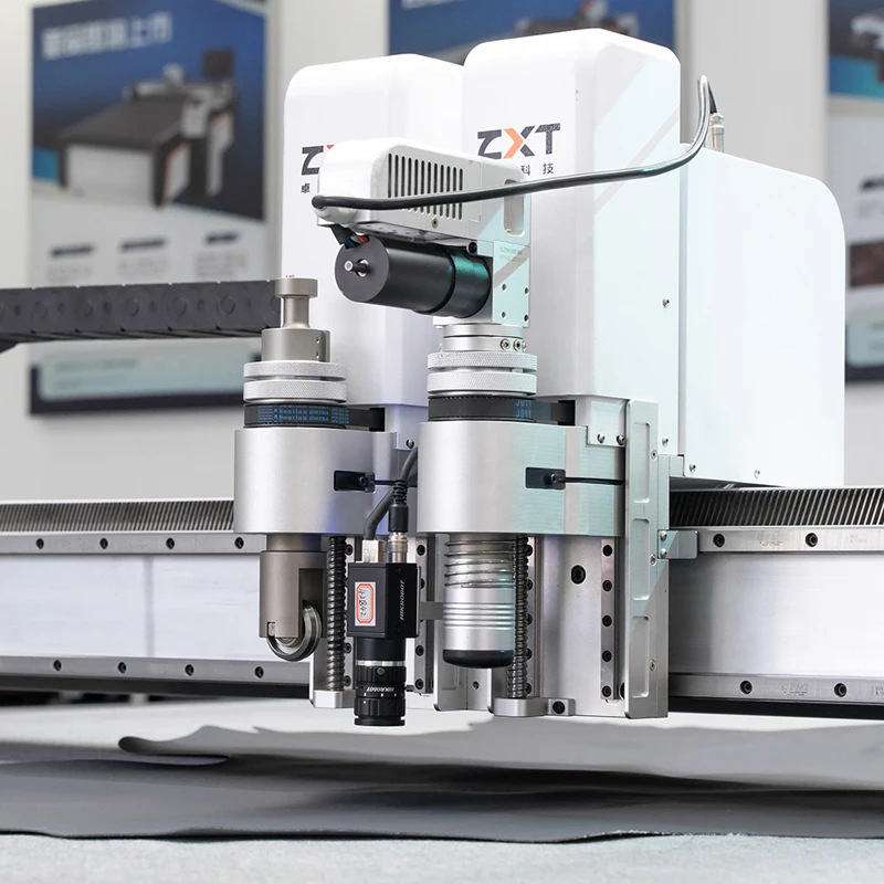 Taglierina per macchine da taglio per produzione di vera pelle automatica digitale industriale CNC a letto piatto ZXT per pelle PU