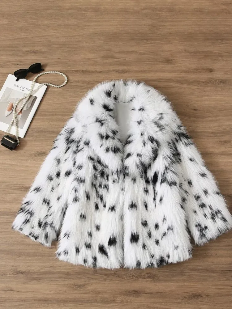 Damski płaszcz ze sztucznego futra 2025 Nowa kolekcja jesień-zima Modny gruby ciepły płaszcz z długim rękawem Zapinany na zatrzaski z przodu Damska odzież wierzchnia z kołnierzem typu lapel