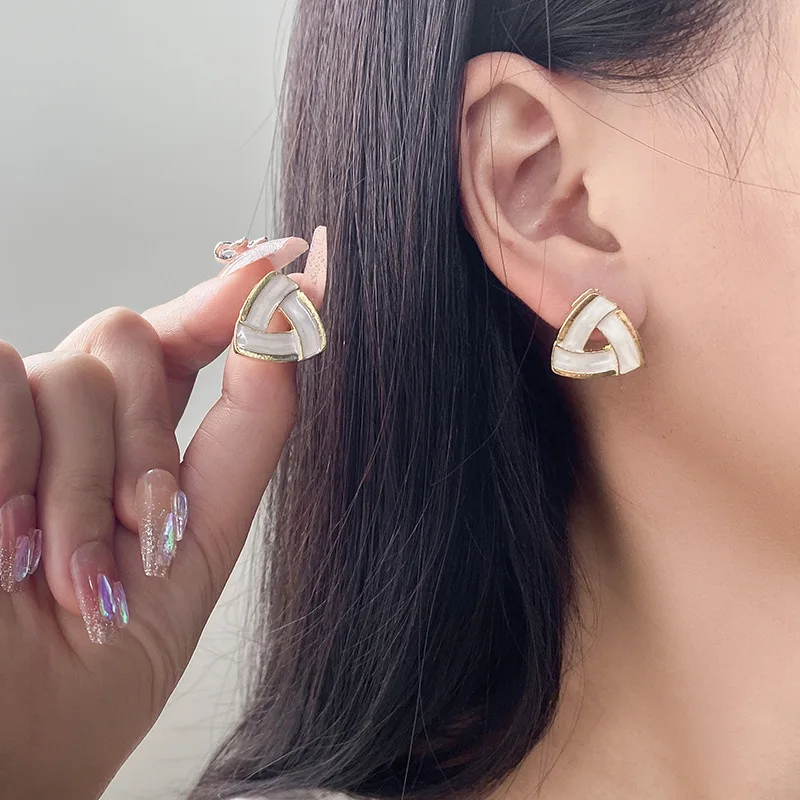 Fashion Luxury Triangular Stud Earrings with Modern Women Earrings Daily Wear Versatile Ear Jewelry