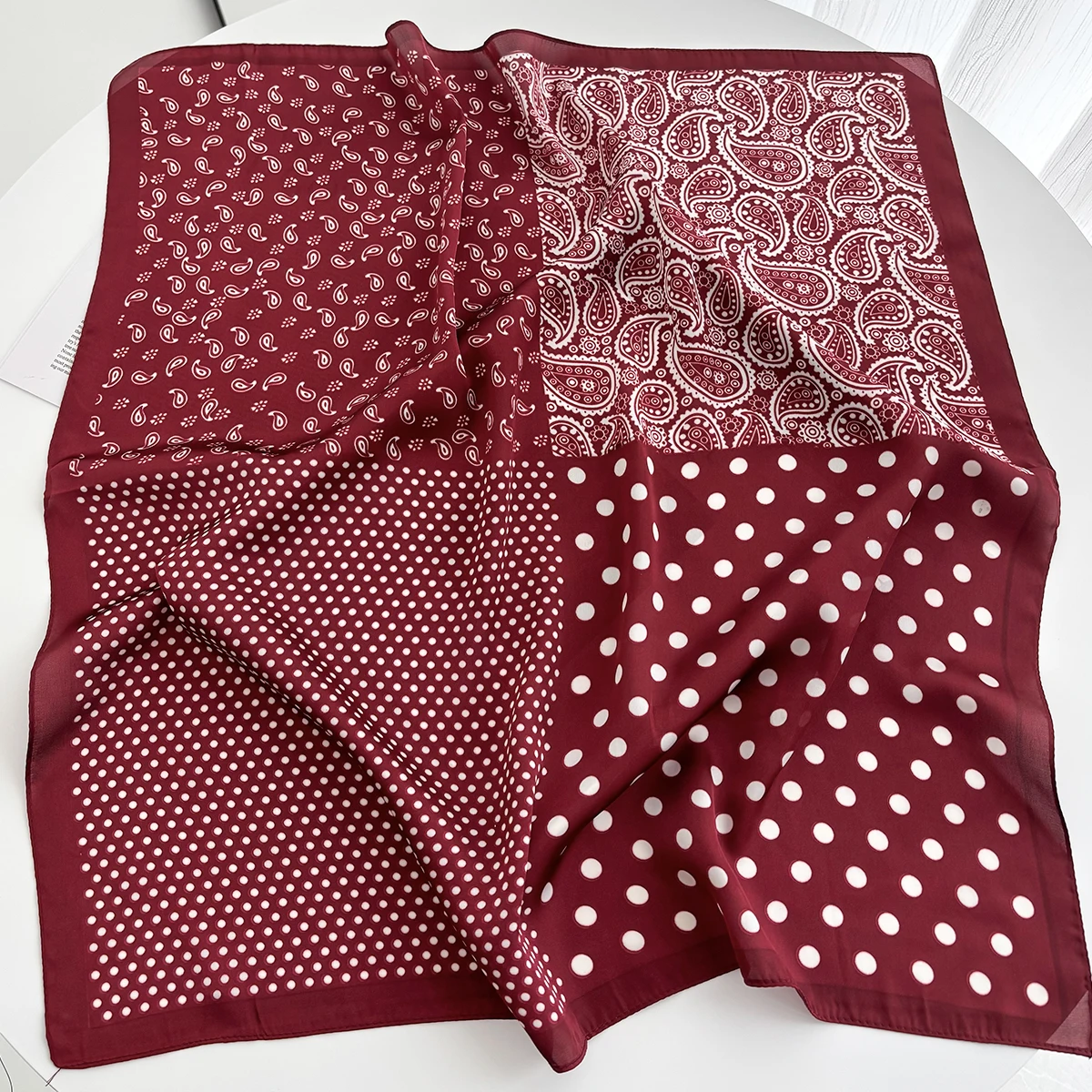 2024 Frühjahr/Sommer Retro-Halstuch mit Pferdedruck, 70 x 70 cm, grüner quadratischer Schal, atmungsaktive Bandanas aus Seidenimitat für Damen – Detail 6