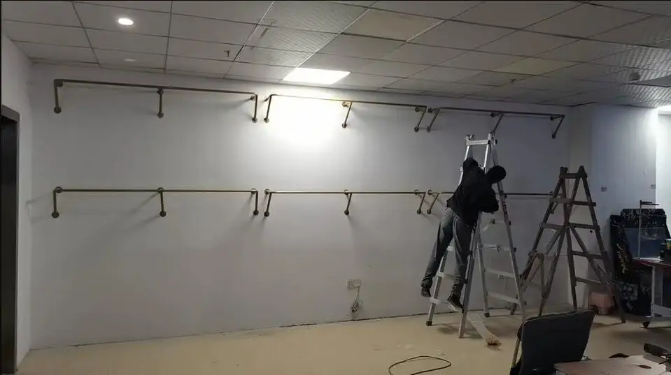 

Clothing store hanger display rack wall wedding dress hanging rack children's clothing store shelves