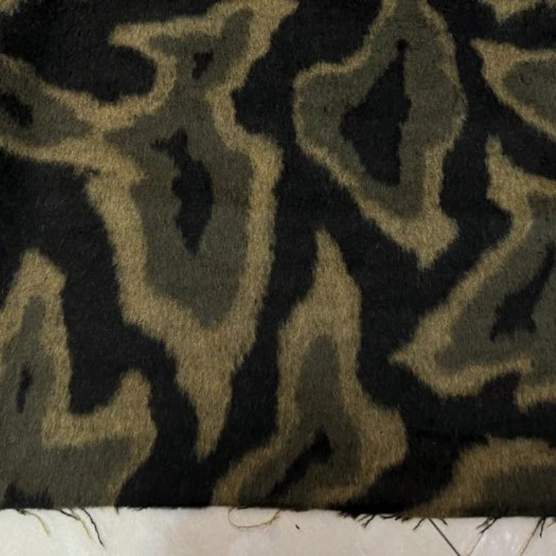 

Fabric Width150cm Wool Polyester Autumn and Winter Black Bottom Army Green Yellow Leopard Print Pattern Single-Sided Smooth Hair