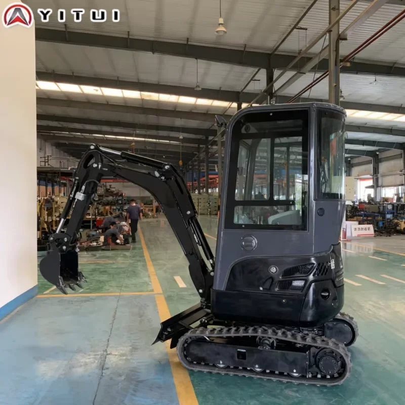 حفارة صغيرة 2.0 طن حفار هيدروليكي آلات مدمجة متينة محرك كوبوتا لحديقة المزرعة حفارة صغيرة مخصصة