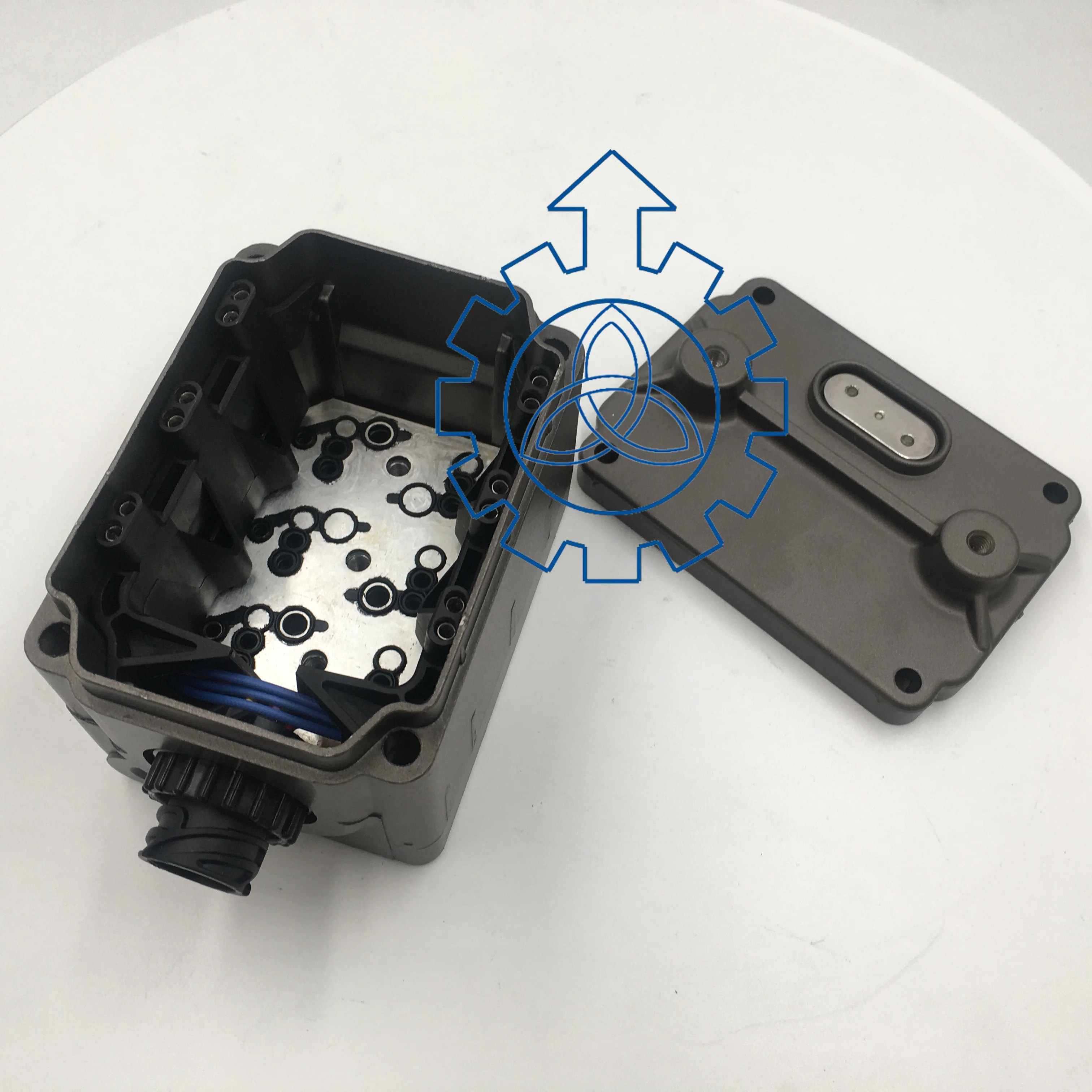 

Gearbox Valve Housing 2760914 2447370 1493770 2447370 1493769 2082090 2447369