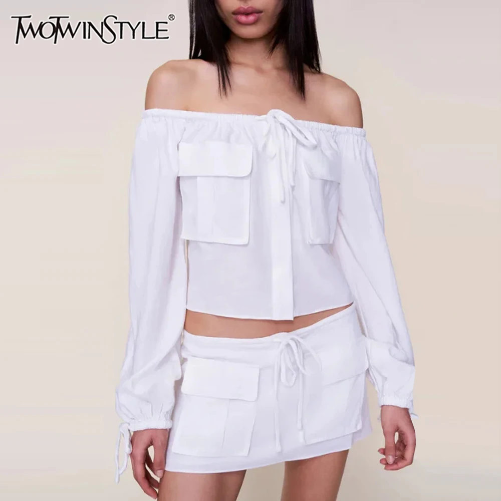 투윈스타일 미니멀리스트 여성용 투피스 세트 오프숄더 긴팔 셔츠 로우 웨이스트 섹시 미니스커트 화이트 슈트 여성용