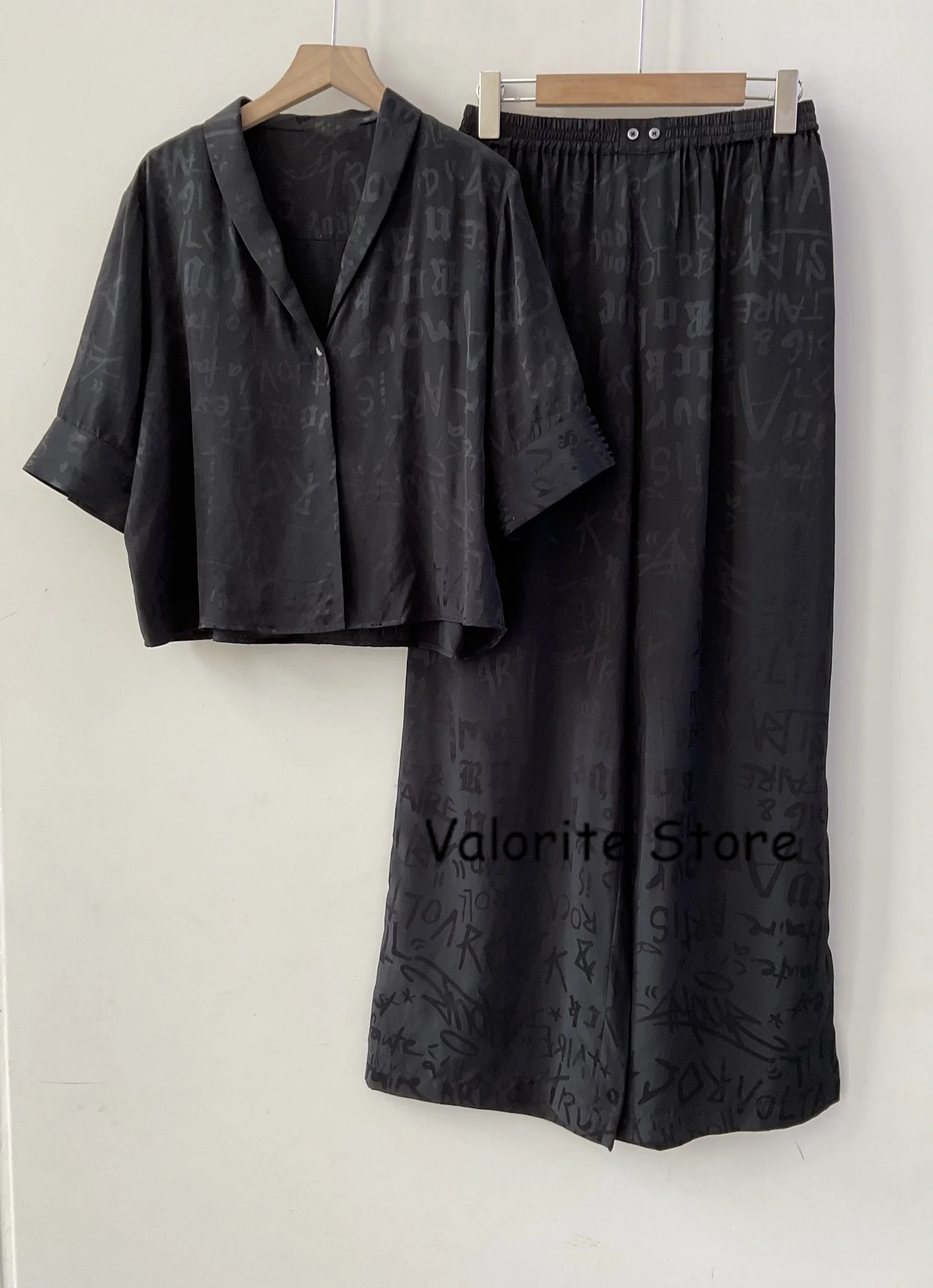 Woman Black Fashion 100% Silk Letters Embroidered Short Sleeved Cropped Blouse V-neck Elastic Waist Long Pants Set