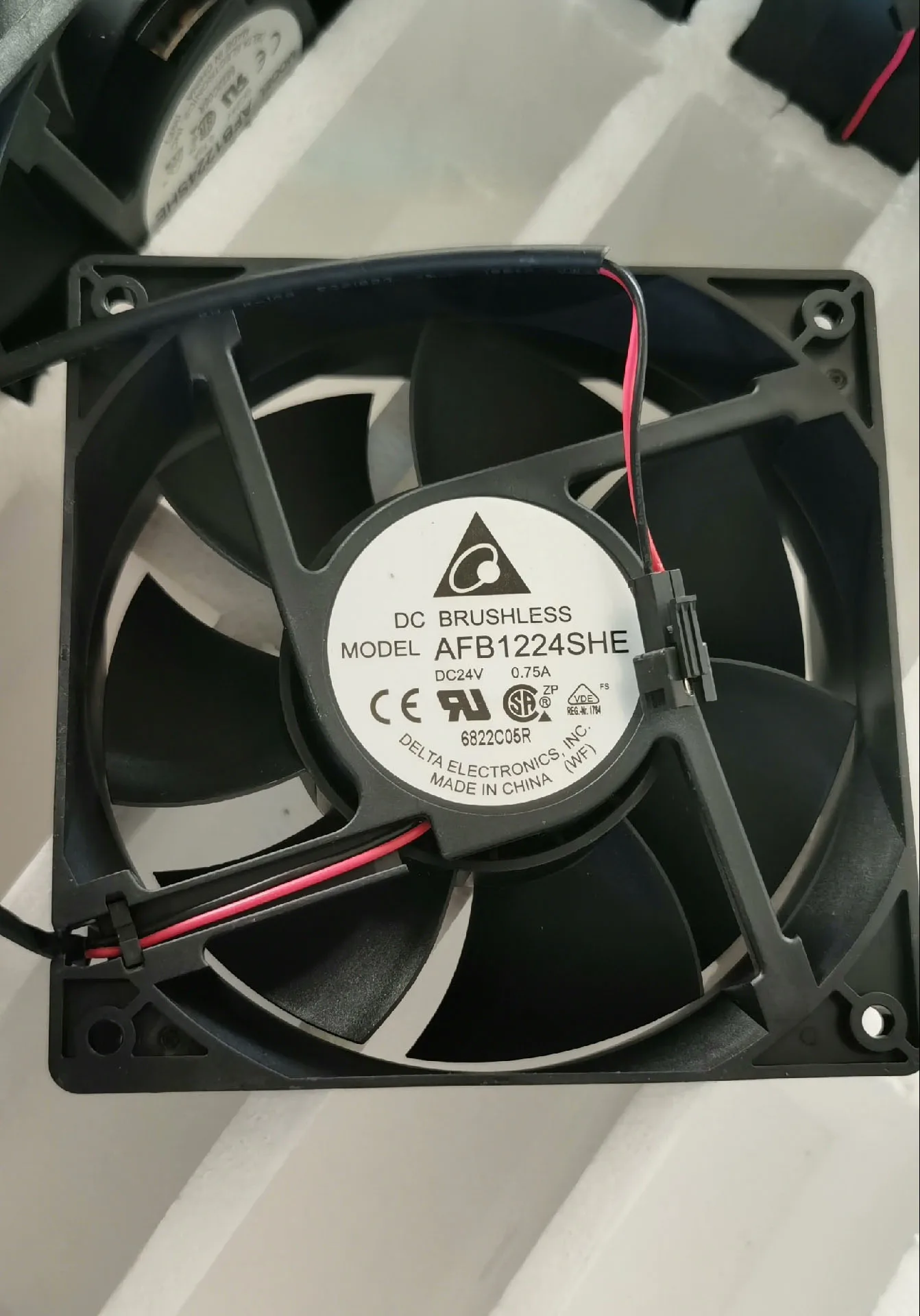 

Оригинальный вентилятор охлаждения AFB1224SHE 24V 0.75A 12038 с двухпроводным подключением для преобразователя частоты