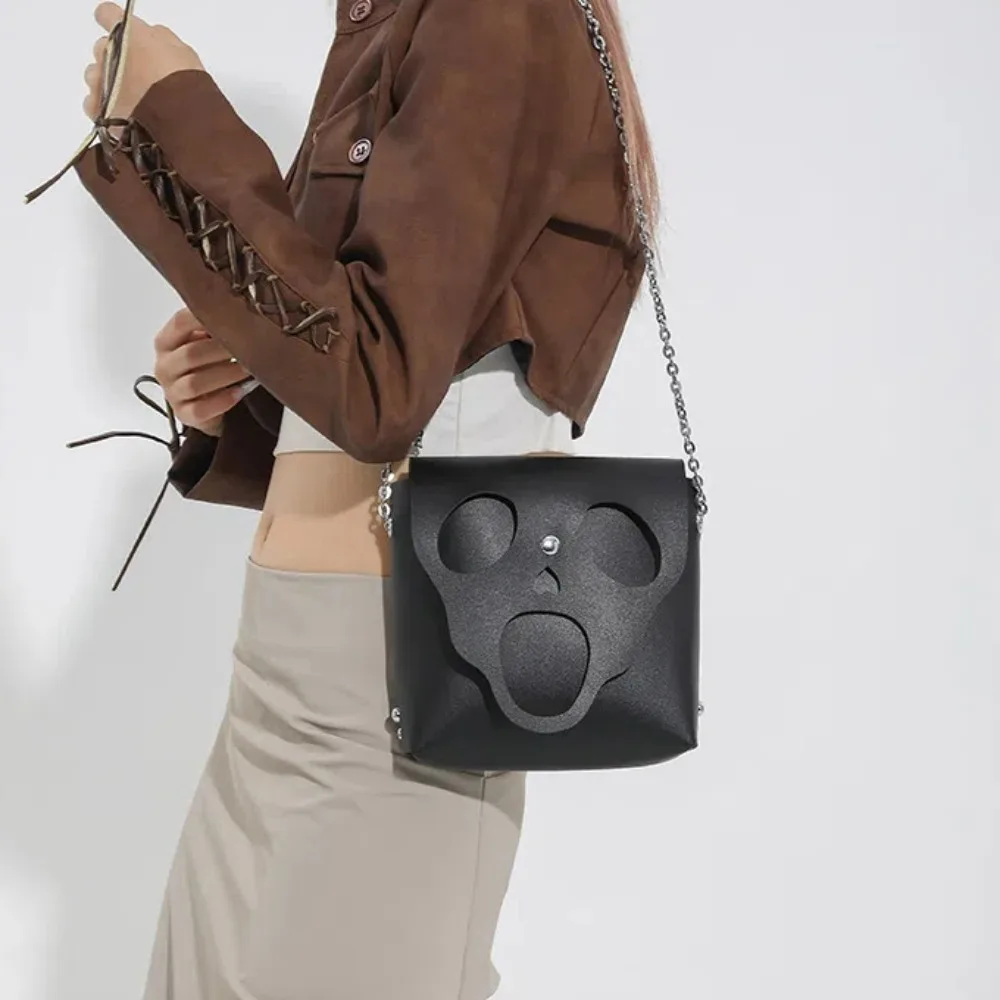 

Phone Bag Skull Ghost Small Square Bag Metal PU Leather Halloween Chain Bags Magnetic Hollow Crossbody Bag Daily