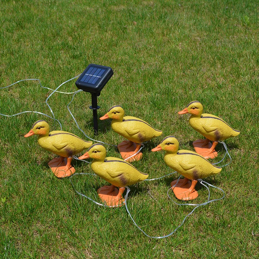 

Solar small yellow duck lamp one for five with lamp simulation animal decoration outdoor pool modeling lamp