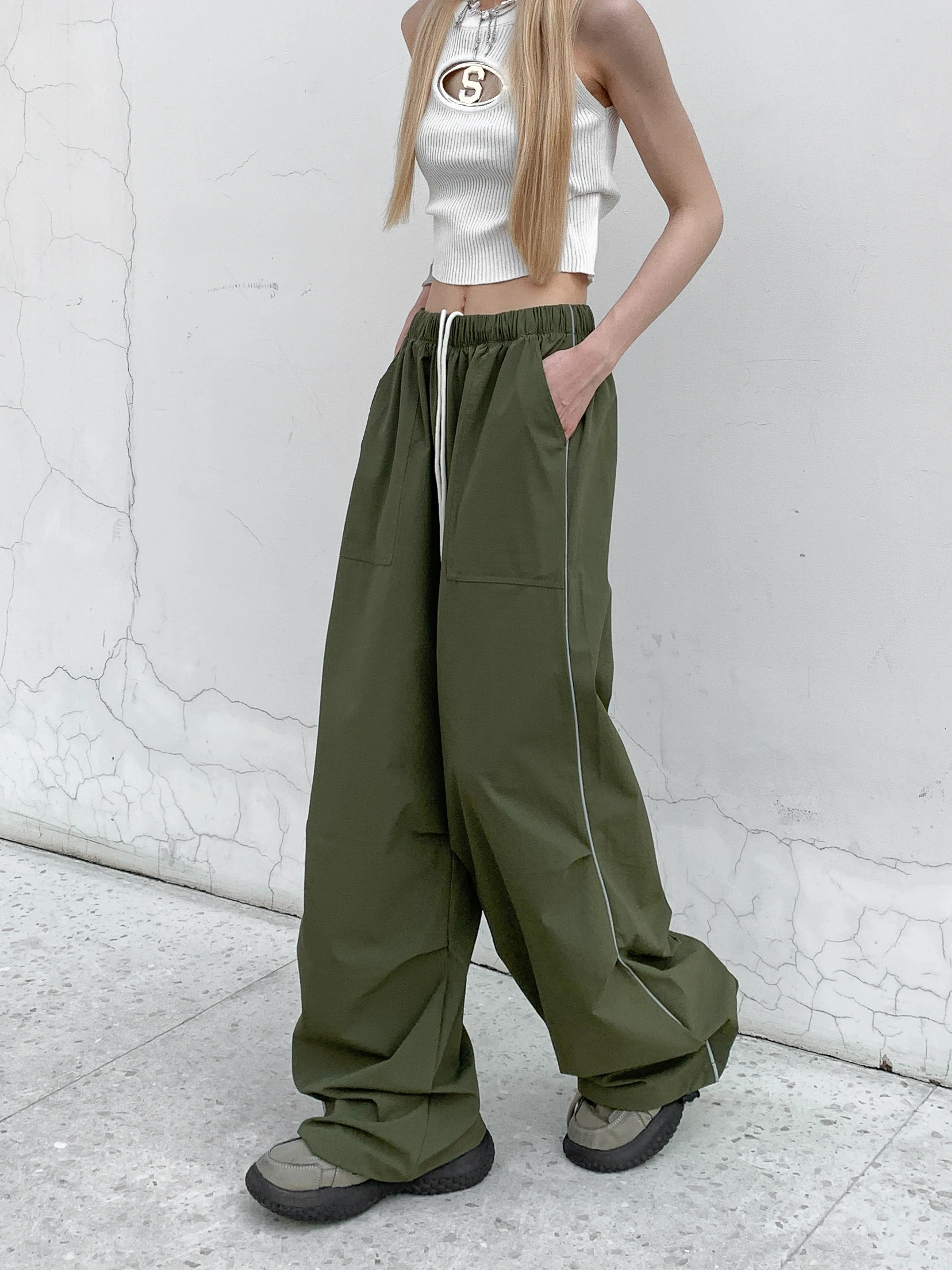 Women's Green Cargo Pants Vintage Y2k Harajuku Aesthetic Streetwear Parachute Pants Retro High Waist Wide Trousers 2000s Clothes