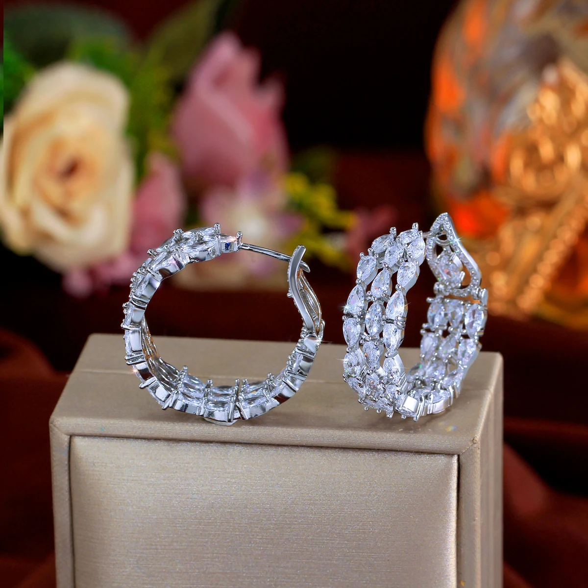 CWWZircons Clear White Double Sided CZ Paved Triple Round Big Chunky Hoop Earrings for Women Luxury Wedding Party Jewerly E0935