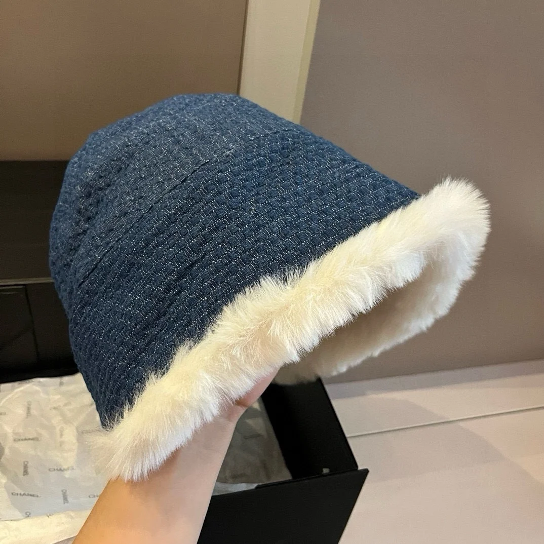 

High Quality Furry - Trimmed Bucket Hat Sophisticated Winter Hat Couples Memorable Festival Gift Trendy Similar Headwear Luxury