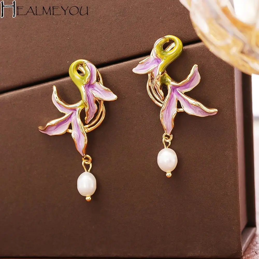 

Gold Plated Enamel Flower Stud Earrings Temperament Elegant Drip Oil Earrings Light Luxury Advanced Sense Pearl Pendant Earrings