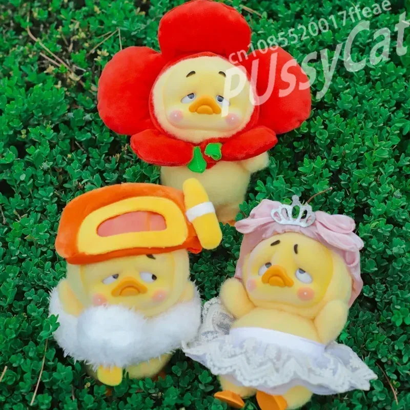 W magazynie Upset Duck 2Act Cute Duck Plush Doll Blind Box Toys Fluffy Anime Figure Surprise Mystery Box Collectible Desk Gifts