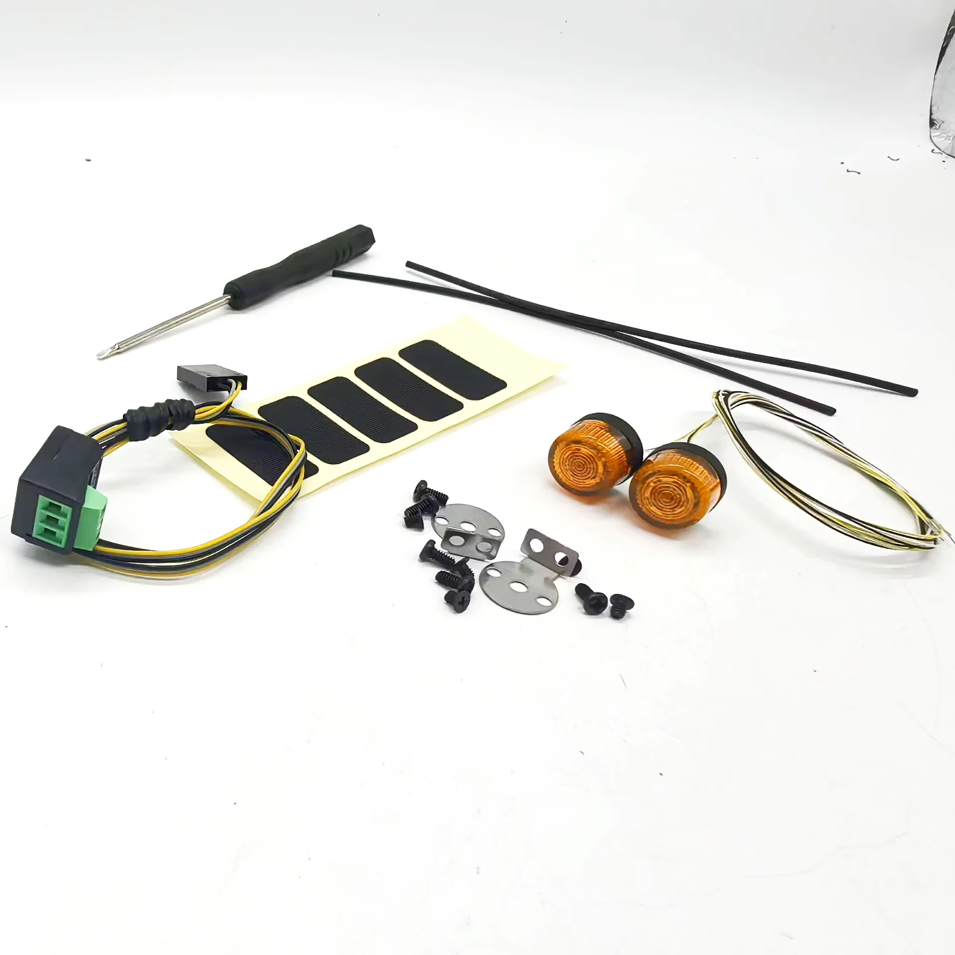 

Светодиодный вращающийся на 360 градусов фонарь для радиоуправляемых моделей самосвалов 1/14 (Tamiya, SCANIA 770S, R620, VOLVO, BENZ) — запчасти для самостоятельной сборки