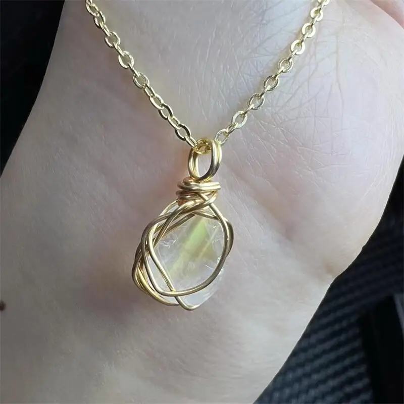 

Natural Madagascar Moon Stone Specimen Freeform Pendant Fashion Reiki Healing Fengshui Stone Crystal Jewelry Holiday Gift 1PCS