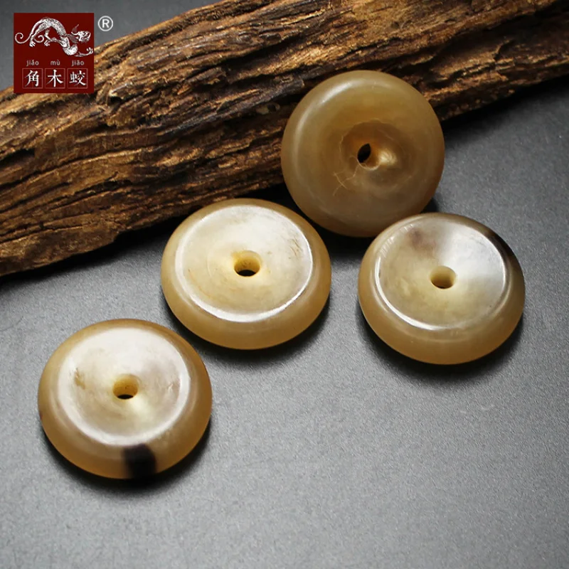 

Браслет-аксессуар из бусин из рога яка Hornwood