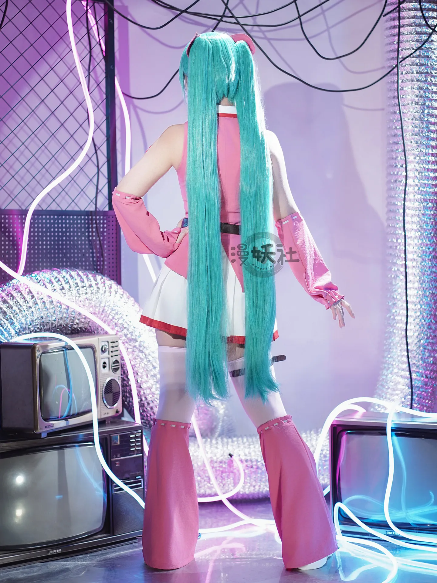Nouvelle tenue de jeu de rôle 2026, costume de cosplay Mi-ku, robe de demoiselle d'honneur rose en collaboration avec Bear, tenue de carnaval d'Halloween