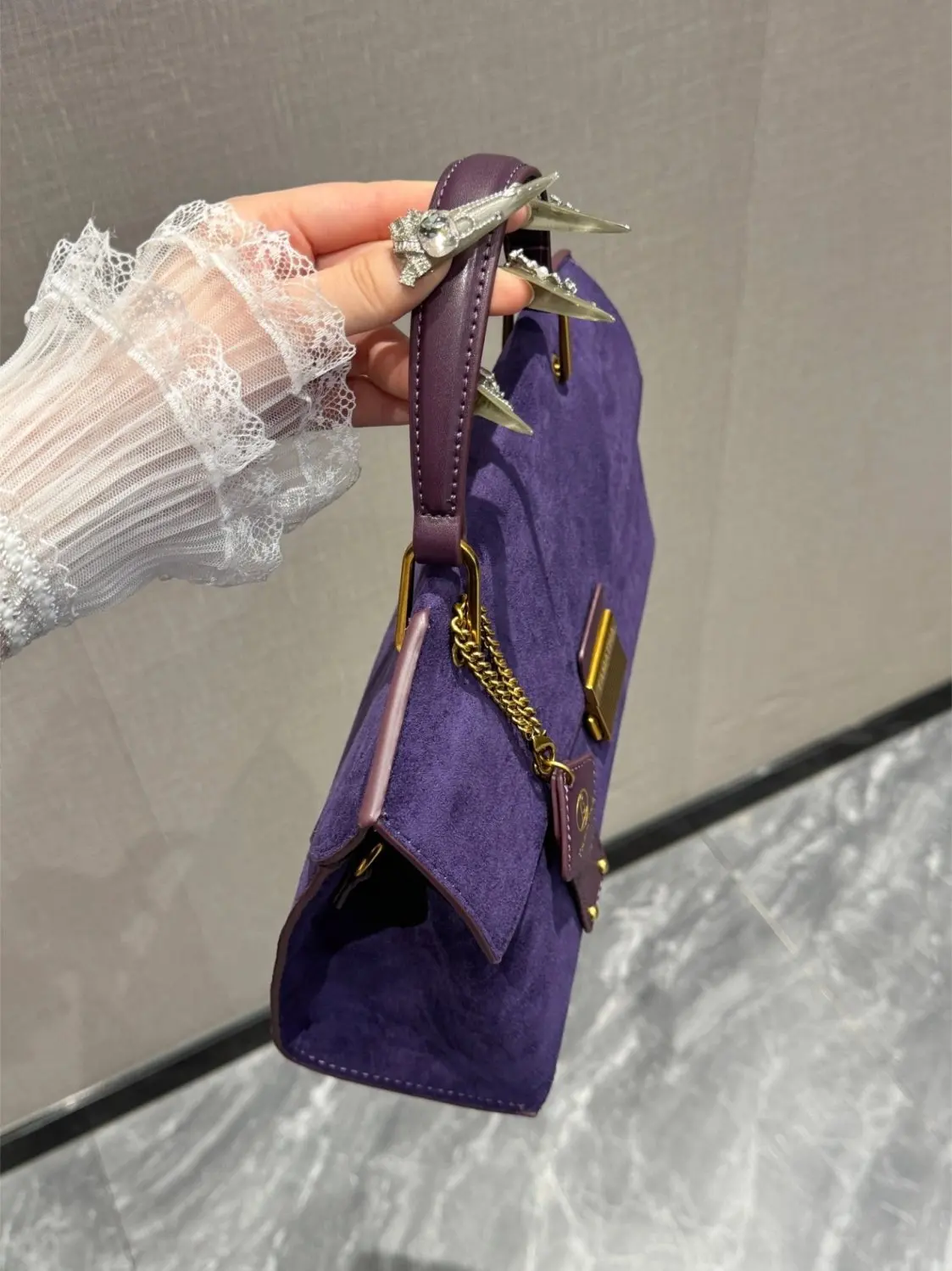 sac-carre-violet-artistique-retro-mack-jennifer-fashion-2026-nouveau-sac-bandouliere-pour-femme-ideal-pour-les-trajets-quotidiens