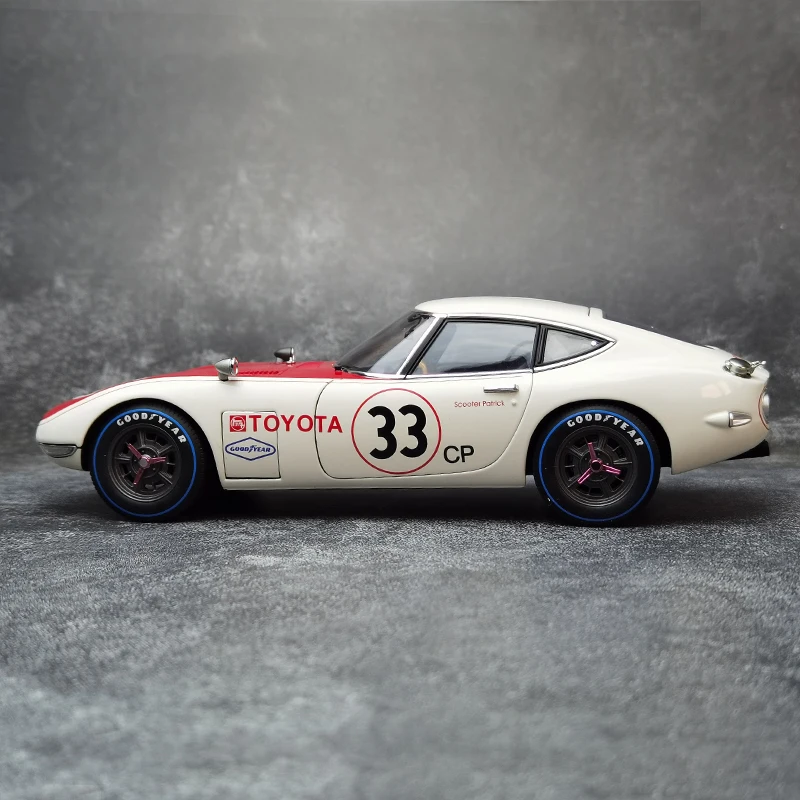 AUTOART 1:18 scale Toyota 2000GT  Race car Car model Static ornament Holiday gift Collect