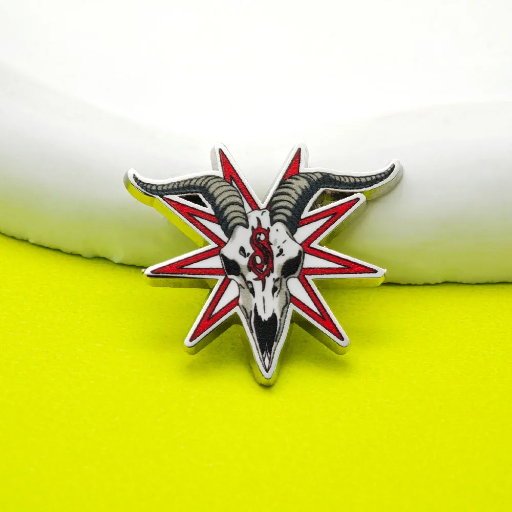 Slipknot Brooch Rock Band Metal Badge Heavy Metal Goat Skull Enamel Pins Red Nonagram Lapel Pin Jewelry for Clothes Fans Gift