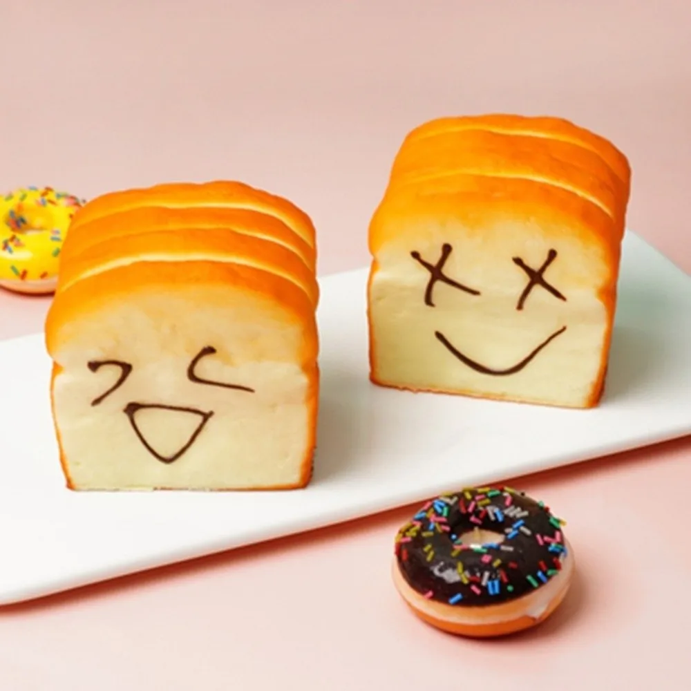 New Slow Rebound Toast Squeeze Toy Cartoon Soft Mochi Squish Foam Toy Anti-stress Stress Squeeze Toy Gift