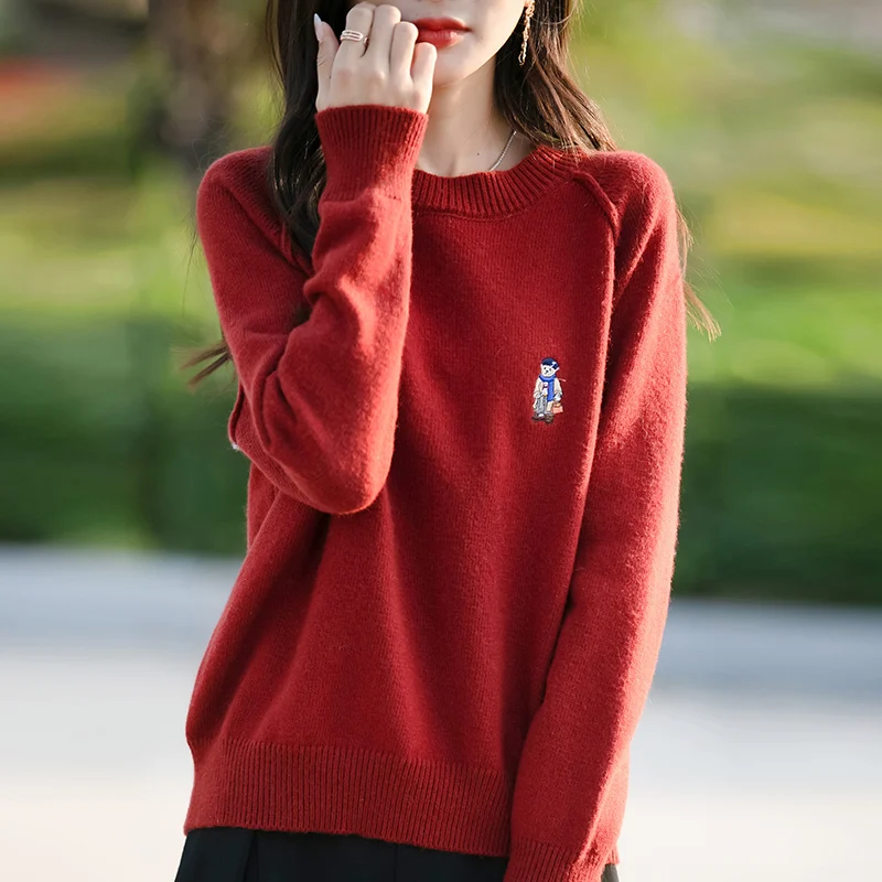 

Women's solid color embroidered round neck sweater autumn and winter new loose casual style pullover white wool top